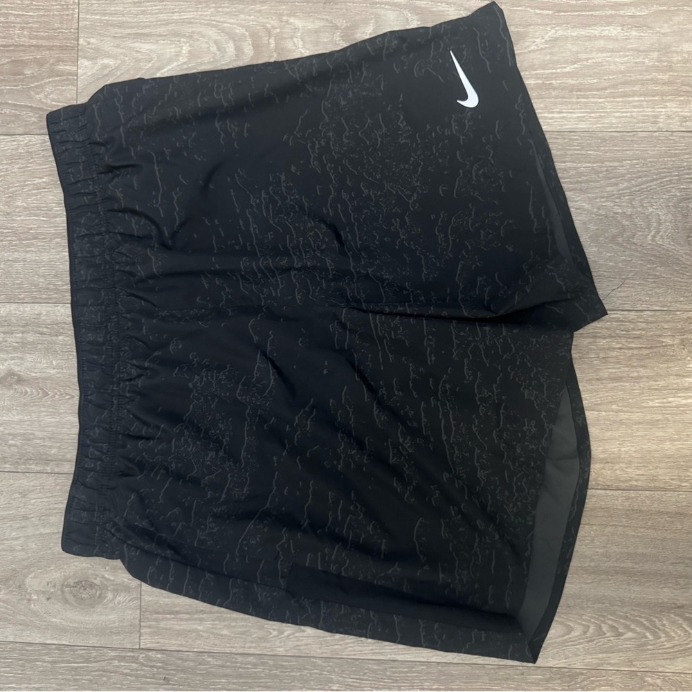 Nike Black Patterned 7in running shorts